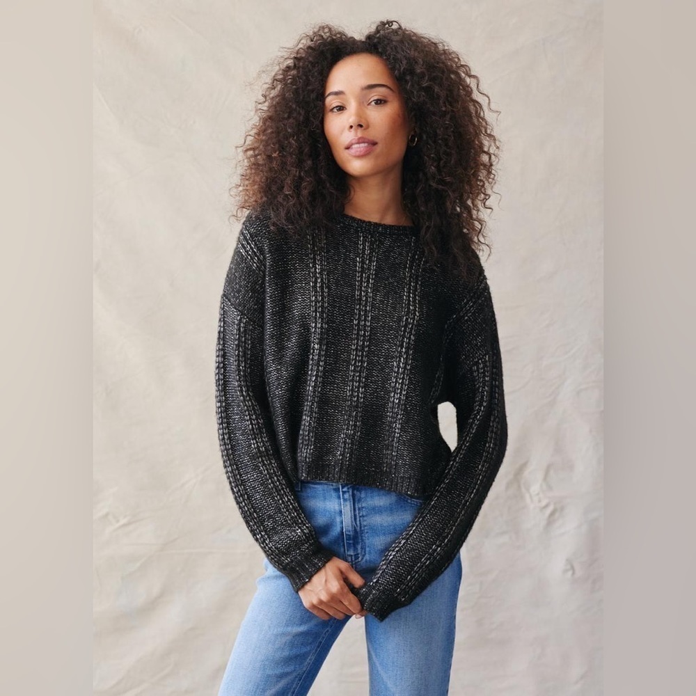 BELLA DAHL Boat Neck Cropped Sweater in Black & Silver